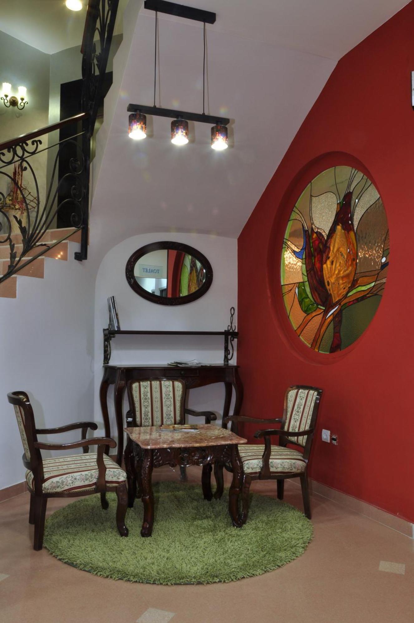 Botika Hotel 4*